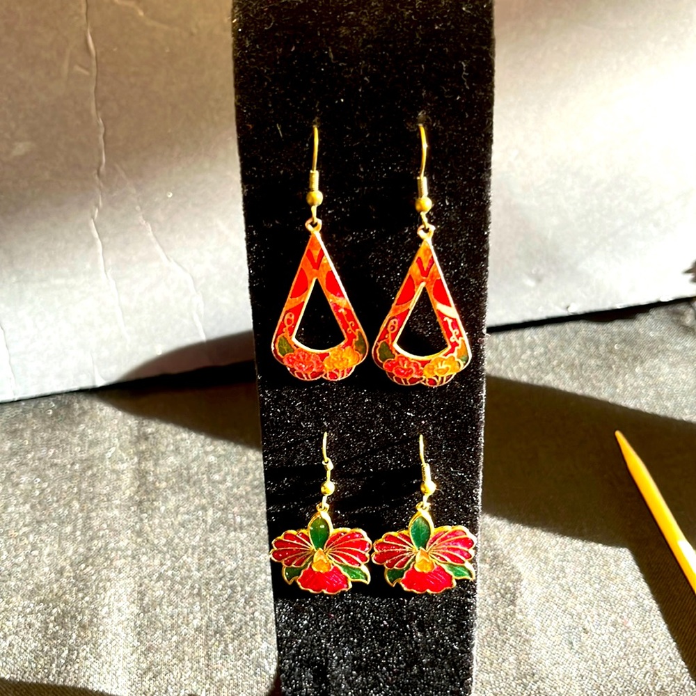 Gold tone cloisonné enamel drop earring 2 pair
